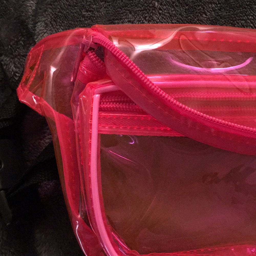 NWOT neon pink fanny pack - Picture 2 of 3